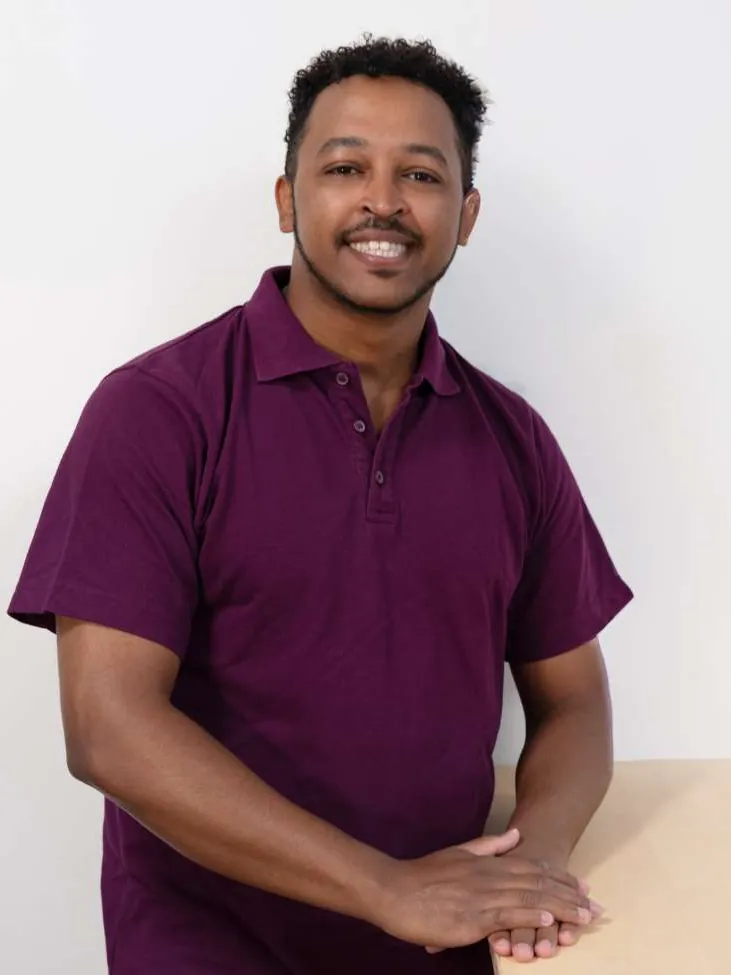 Nazrawi Berhane, Medizinstudent bei den kinder- und jugendärzten am werk in Rheinfelden